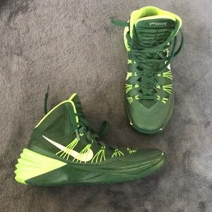 Nike Hyperdunk Basketball Shoes (Size 7.5)